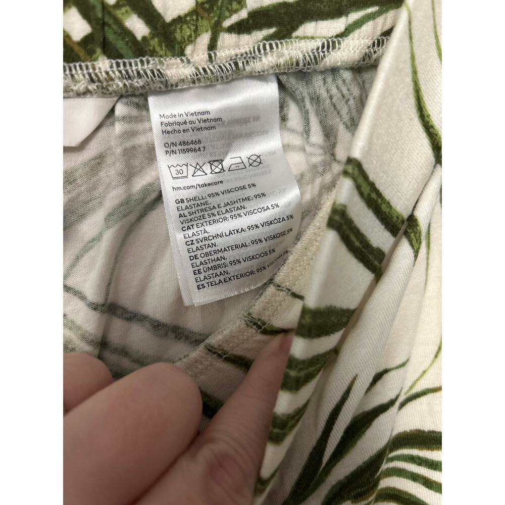 EUC H&M Cream Green Tropical Print Wide Leg Pants (XL) - Picture 6 of 7